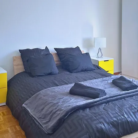 Flurinn - In - Self Check-in Apartment *