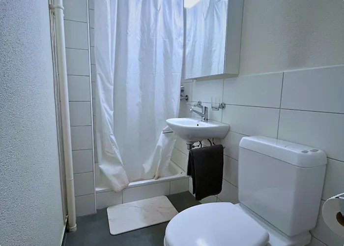 Апартаменти Flurinn - In - Self Check-in Берн