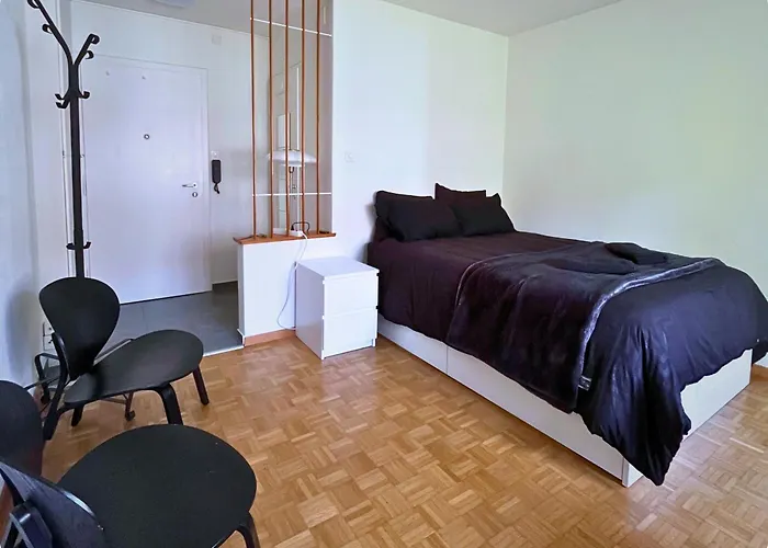 Апартаменти Flurinn - In - Self Check-in *